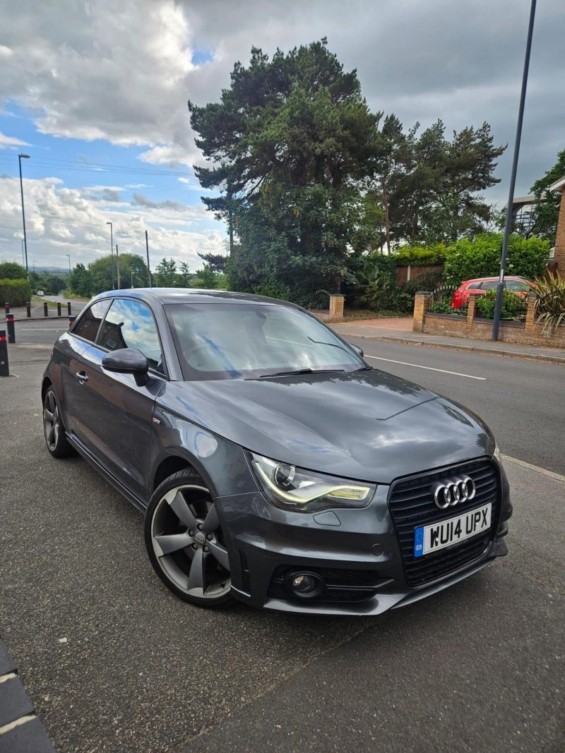 AUDI A1 2.0 TDI Black Edition Euro 5 (s/s) 3dr